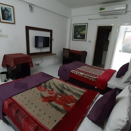 Center Point Apartment Dhaka Buitenkant foto