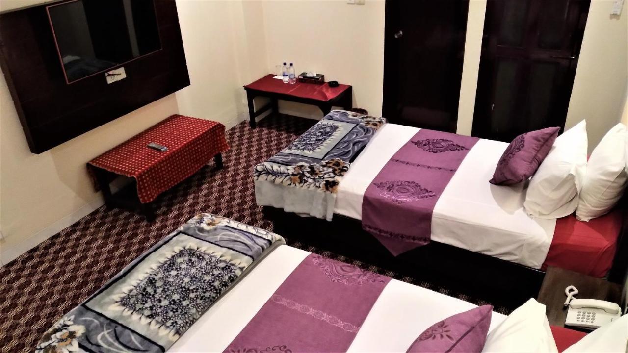 Center Point Apartment Dhaka Buitenkant foto