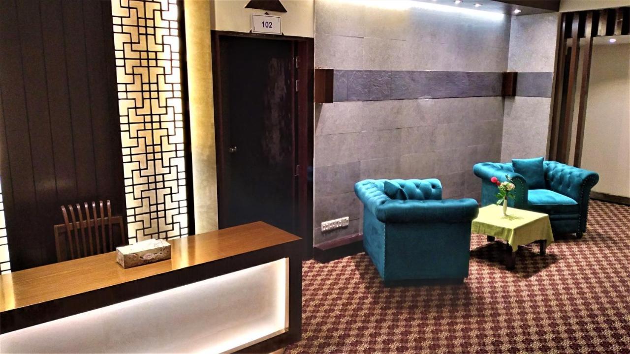 Center Point Apartment Dhaka Buitenkant foto