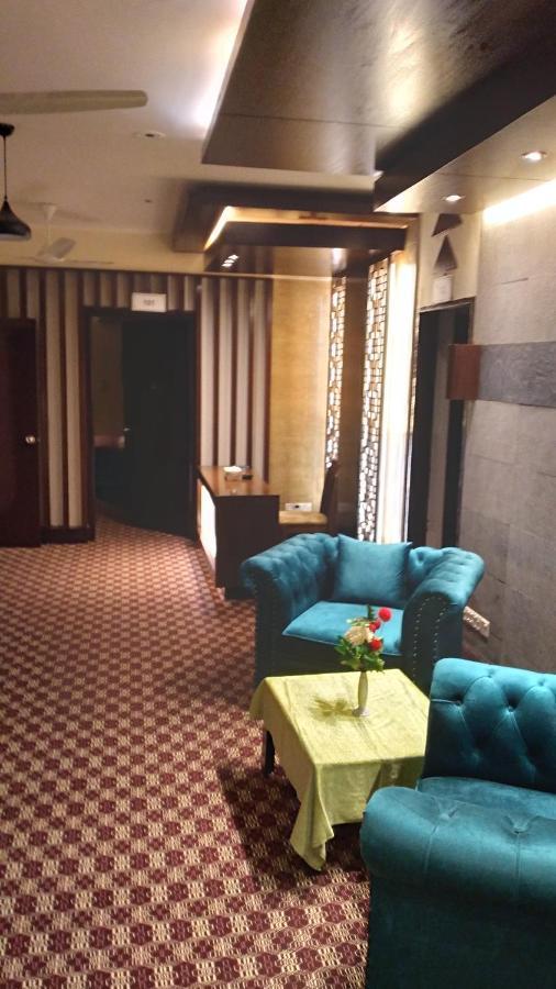 Center Point Apartment Dhaka Buitenkant foto