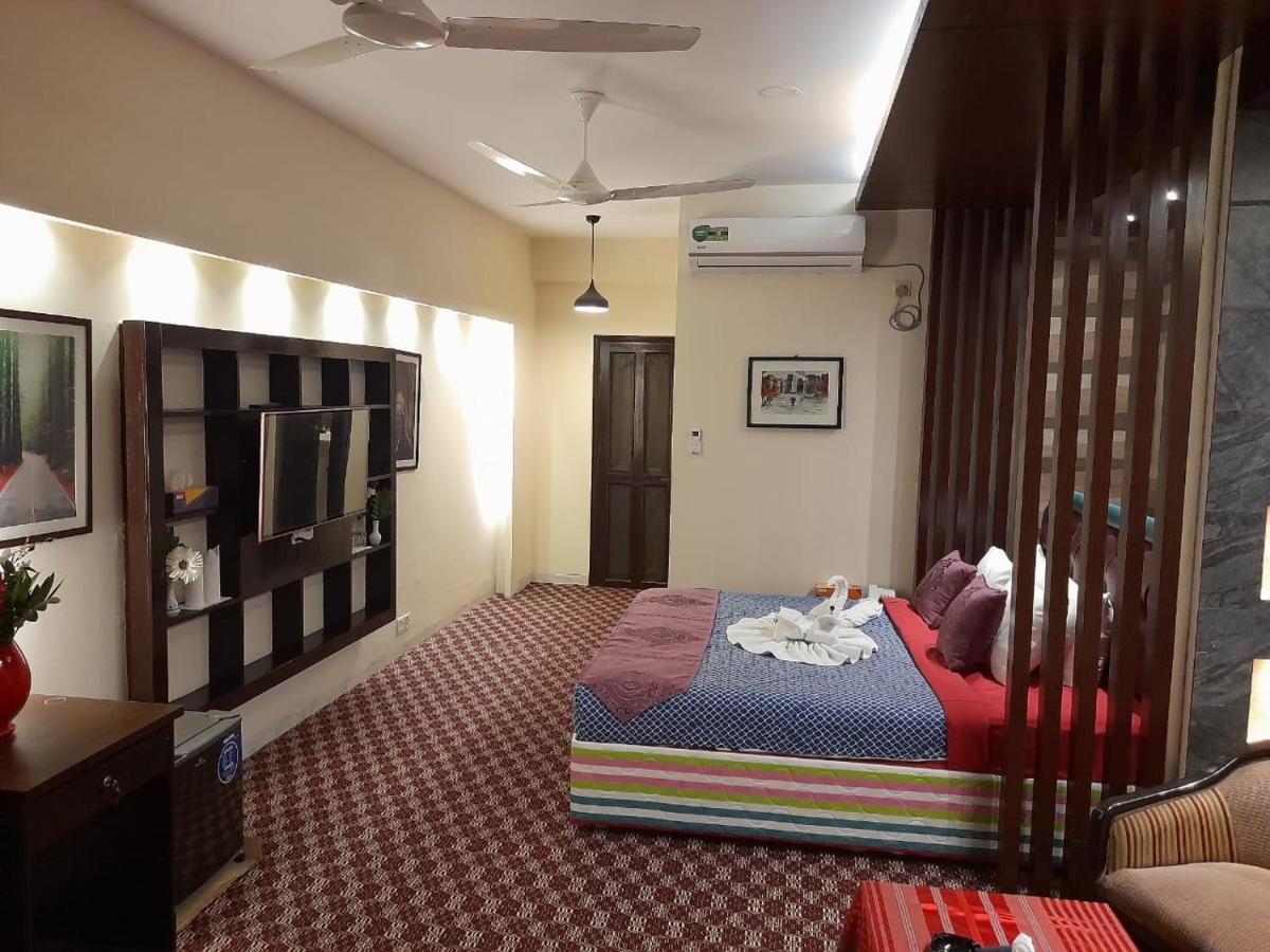 Center Point Apartment Dhaka Buitenkant foto