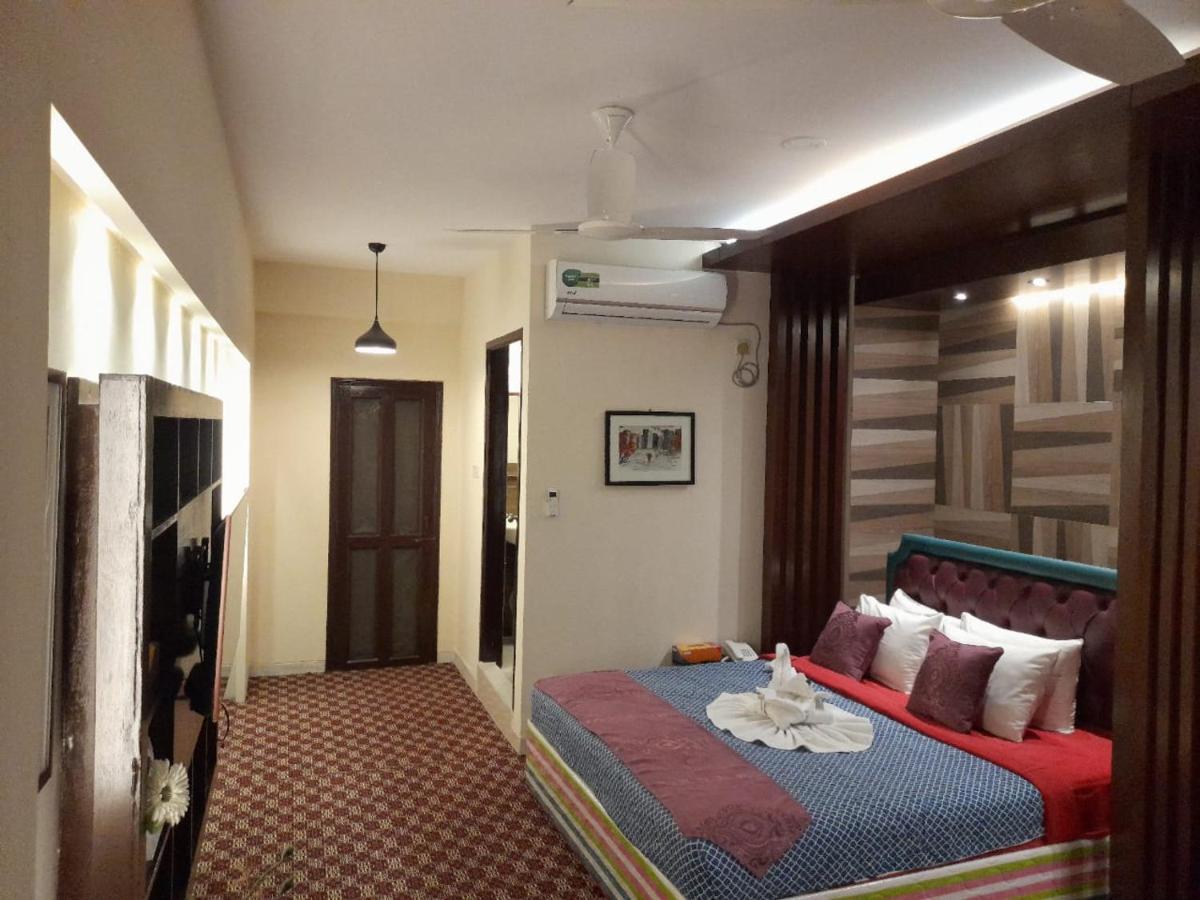 Center Point Apartment Dhaka Buitenkant foto